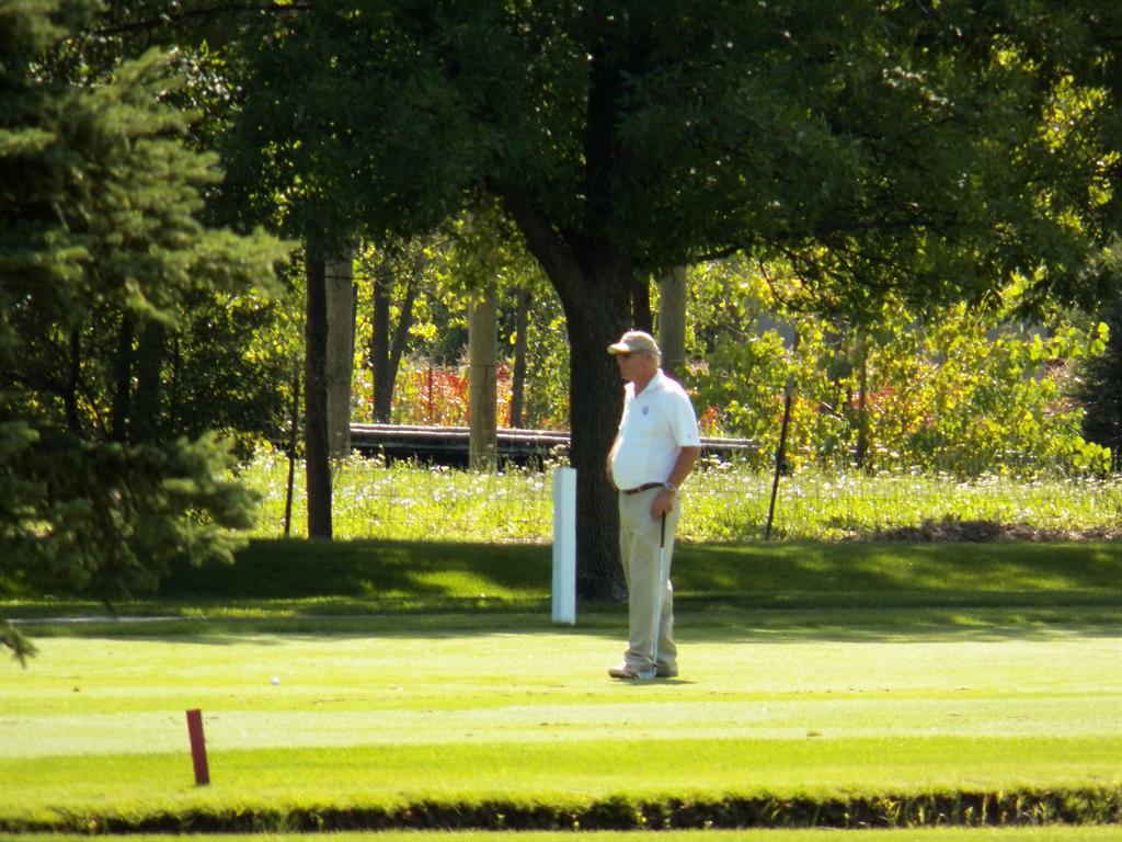 &nbsp; Bill DeWyse waits to hit his approach to #12.